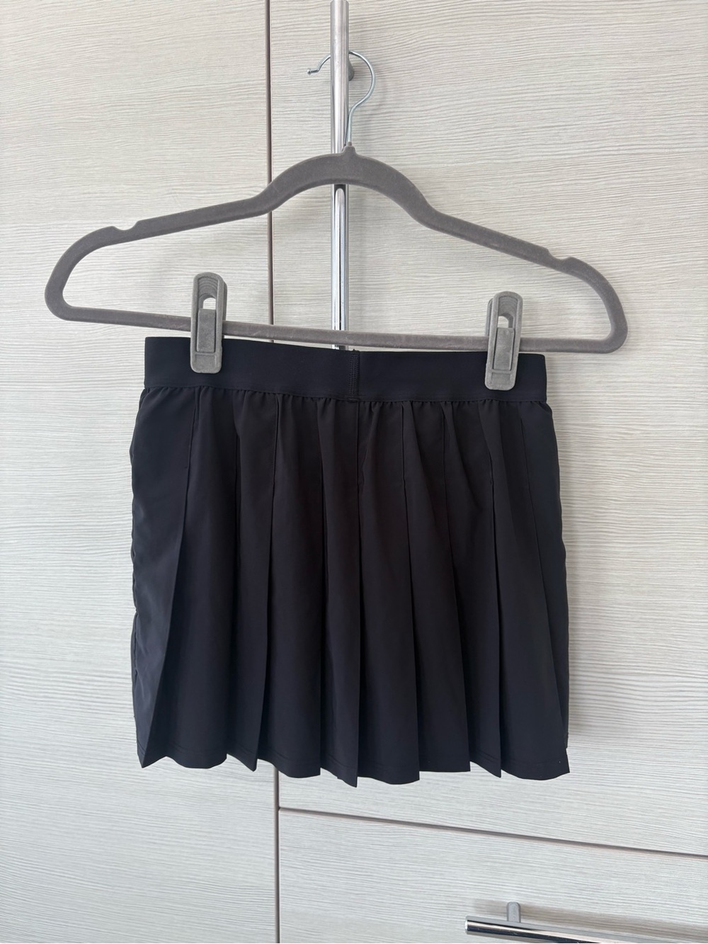Alo yoga Varsity Tennis skirt in Black - Picture 8 of 10
